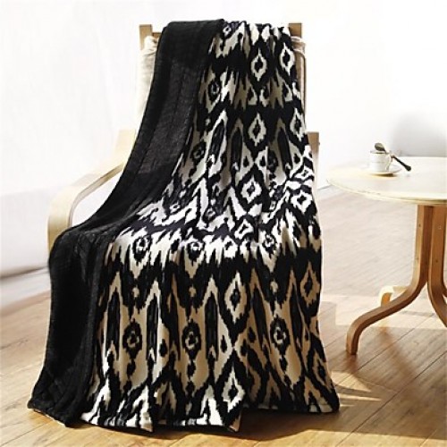 Flannel Blankets Bed BlanketW70"×L79" Super Soft Warm and Easy Care Geometric Pattern